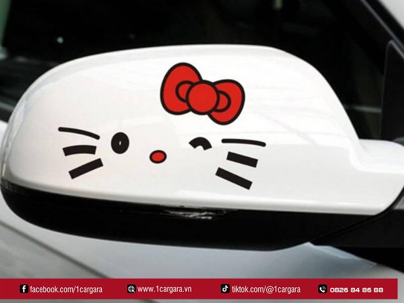 Dán decal xe ô tô màu trắng mang lại vẻ sang trọng