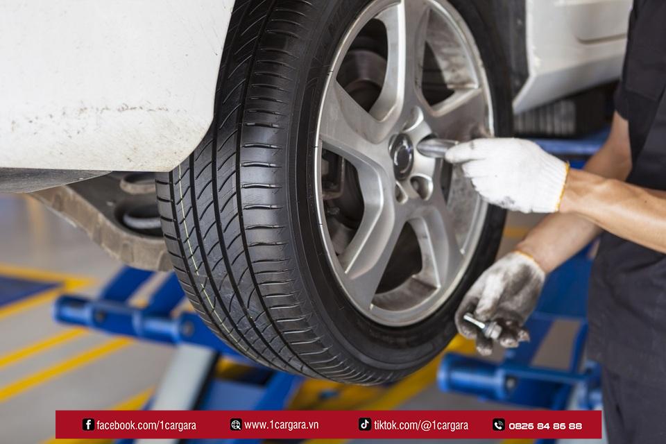 1CAR GARA đảm bảo chất lượng vá vỏ ô tô nhanh chóng, an toàn