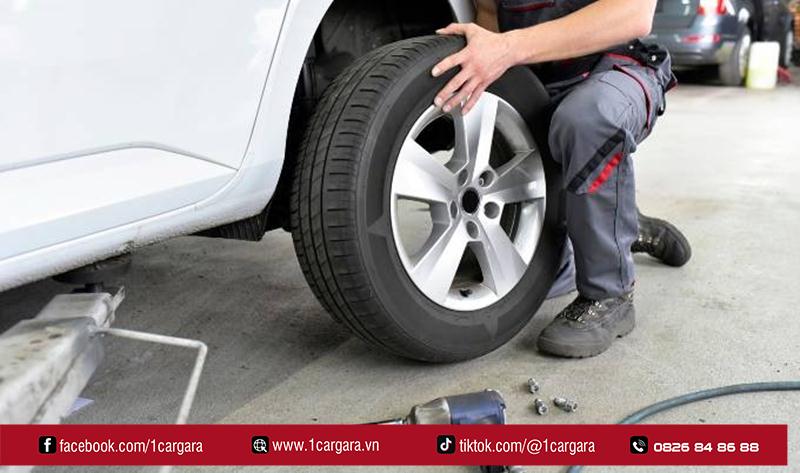 Vá vỏ ô tô tại 1CAR GARA nhanh, bền, an toàn