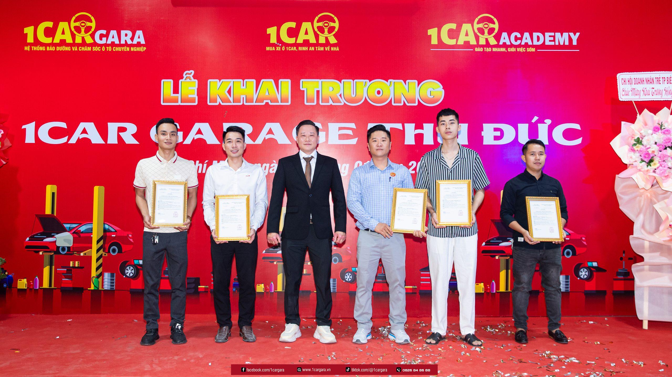 Dai dien 1CAR GARA Thu Duc tuyen duong nhan vien xuat sac