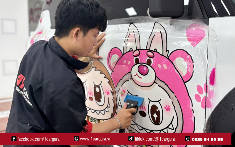 Dán decal xe ô tô màu trắng mang lại vẻ sang trọng