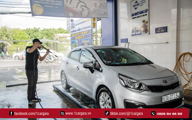 Rửa xe giúp bảo vệ lớp sơn, duy trì độ bền xe