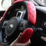 Bọc vô lăng giúp bảo vệ bề mặt và tăng cảm giác lái