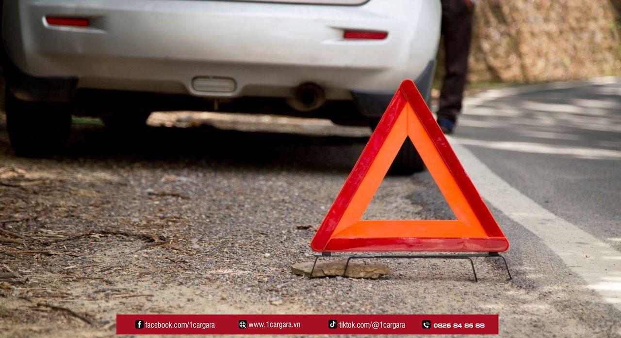 Kiểm tra đèn cảnh báo tại 1CAR GARA giúp đảm bảo an toàn