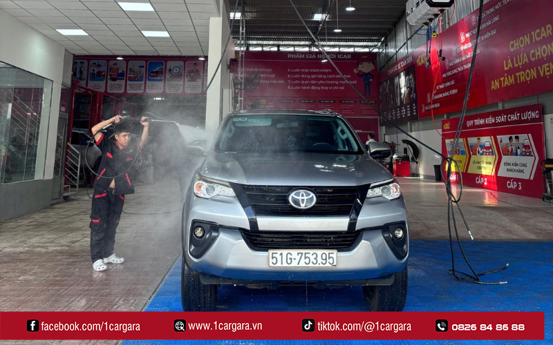 Nên rửa xe định kỳ để giữ xe luôn sạch đẹp