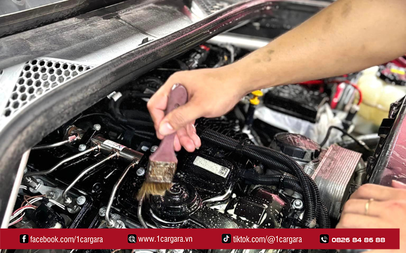 Động cơ nóng bất thường là dấu hiệu cần vệ sinh khoang