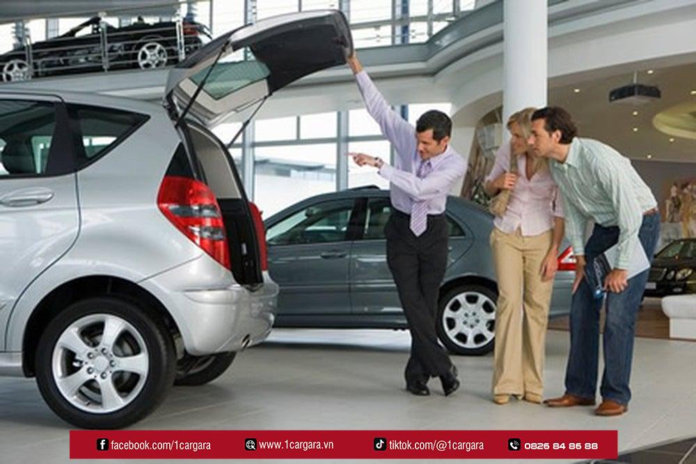 Nên kiểm tra ngoại thất, nội thất kỹ lưỡng trước khi mua