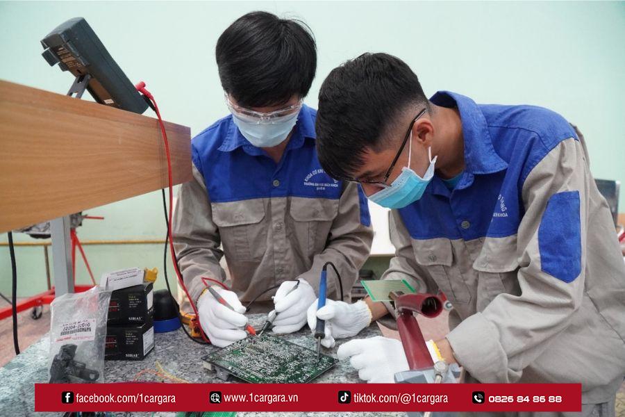 Dịch vụ tư vấn chọn trường ô tô giúp định hướng tốt