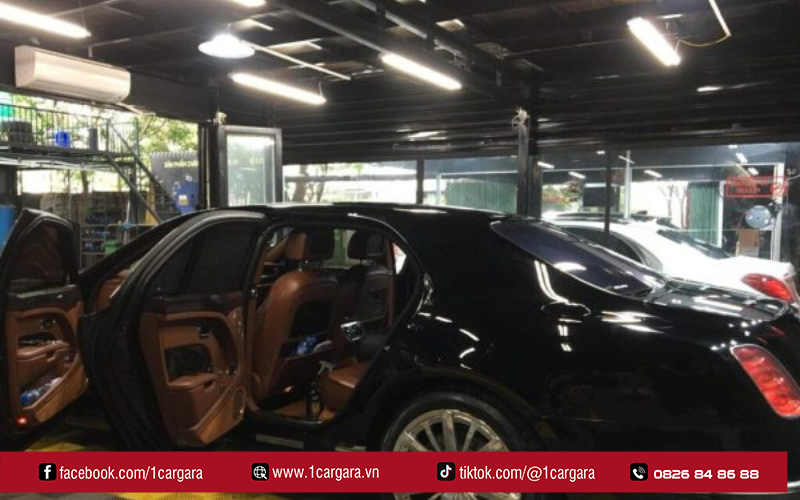 Lưu ý không ăn uống trên xe để giữ nội thất sạch lâu