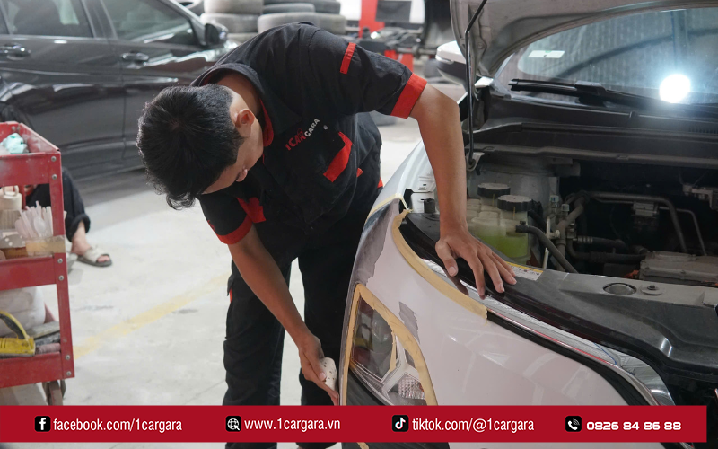 Sau khi sơn xe bị xước, tránh rửa xe bằng áp lực mạnh