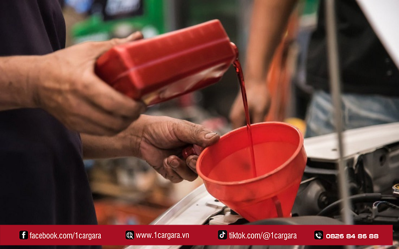 Nhớt hộp số ô tô giúp bôi trơn và bảo vệ linh kiện