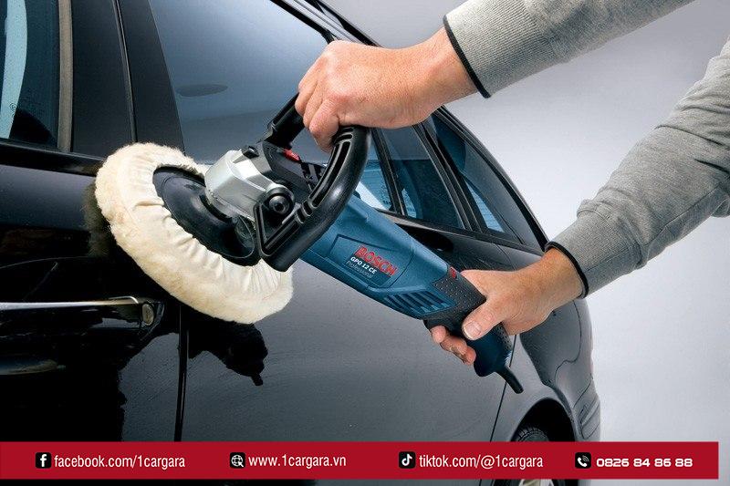 Rửa xe thông thường chỉ sạch bụi, không loại bỏ vết bẩn cứng đầu