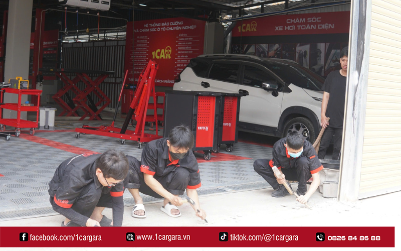 Rửa xe thay nhớt ô tô là dịch vụ chăm sóc xe định kỳ