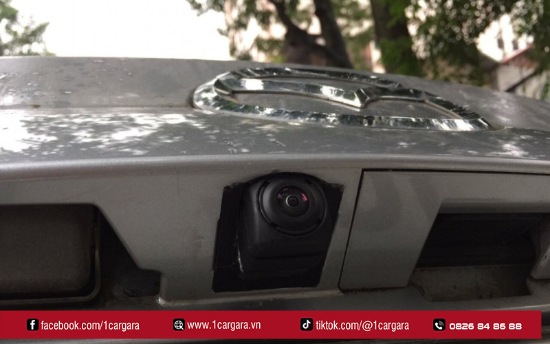 Camera lùi ô tô giúp quan sát phía sau khi lùi xe