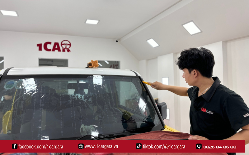 Sửa kính xe ô tô chuyên nghiệp giúp bảo vệ tầm nhìn rõ