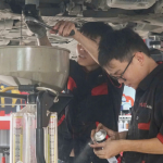 Thay nhớt ô tô bao nhiêu lít