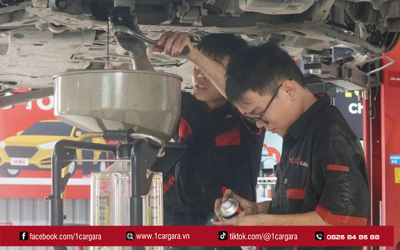 Thay nhớt ô tô bao nhiêu lít