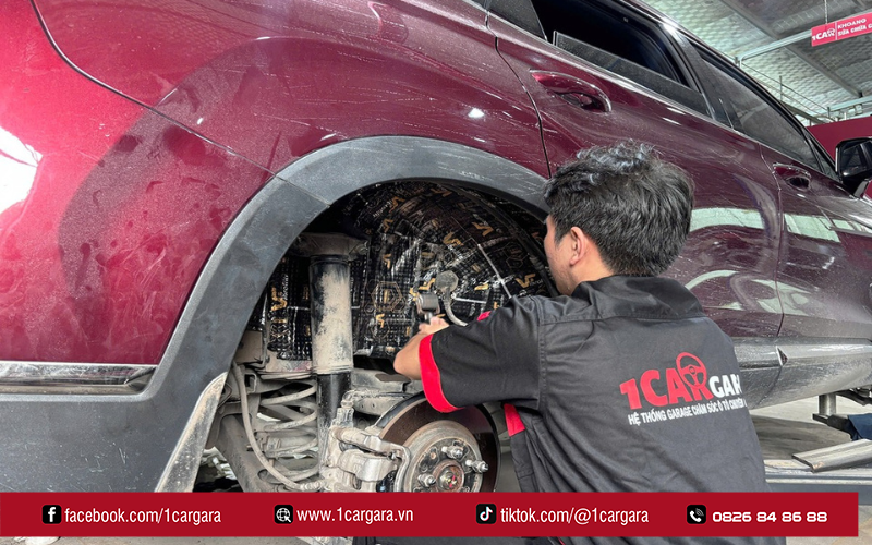 Nên dán cách âm ô tô