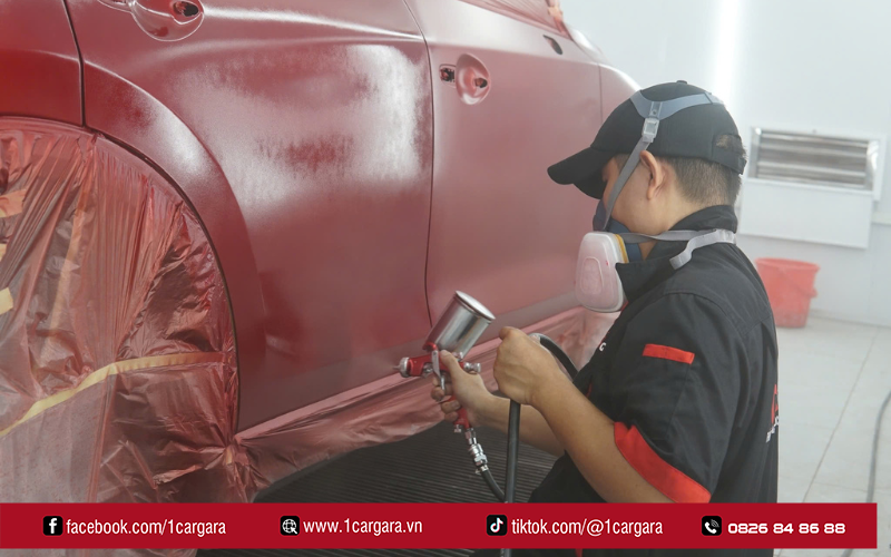 Giá sơn dặm ô tô tùy thuộc vào diện tích và màu sơn