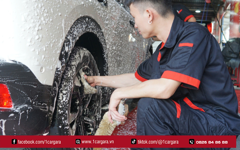 Rửa xe ô tô chuyên nghiệp tại TP.HCM mang lại vẻ sạch bóng
