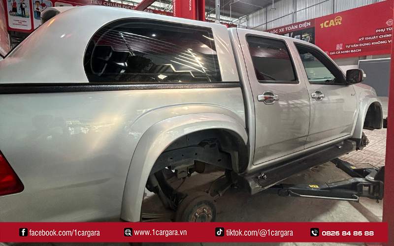 1CAR GARA cung cấp dịch vụ thay lốp nhanh, chuẩn kỹ thuật