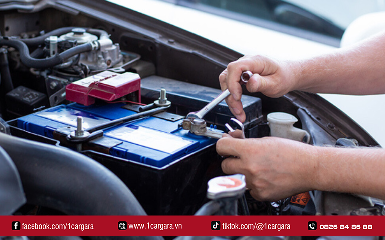 Ắc quy được trang bị trên xe ô tô có tác dụng gì | 1CAR GARA