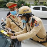 Nhiều tài xế thắc mắc ô tô đi ngược chiều phạt bao nhiêu