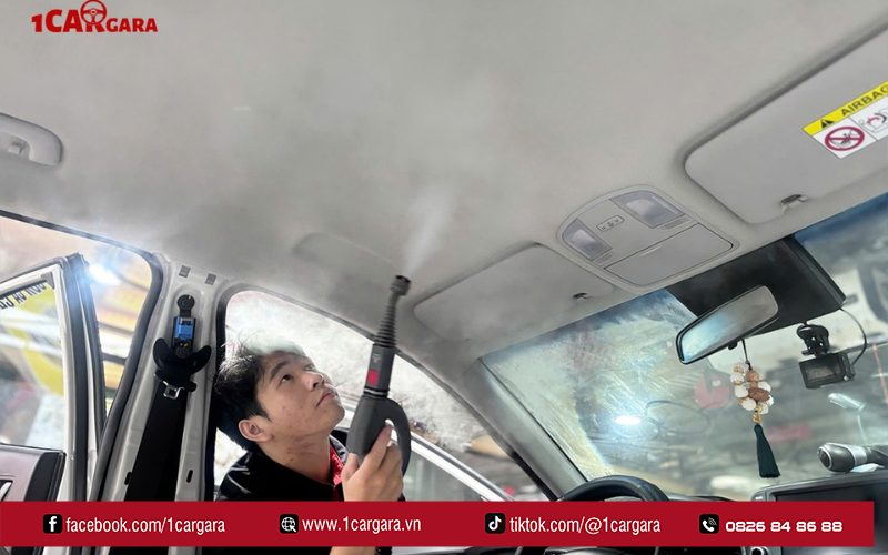 Vệ sinh nội thất Toyota định kỳ giúp bảo vệ sức khỏe và tăng giá trị xe