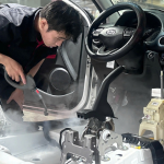 Vệ sinh nội thất Toyota giúp khử mùi, diệt khuẩn, bảo vệ vật liệu xe