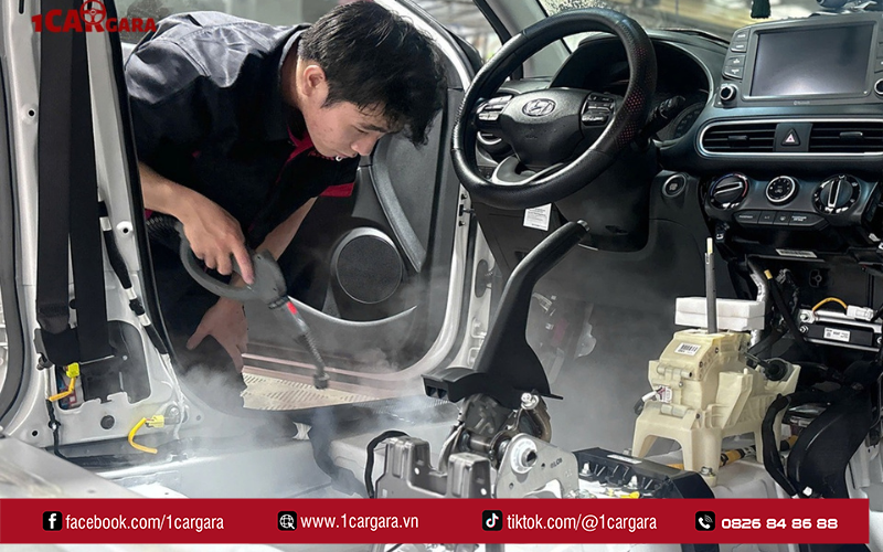 Vệ sinh nội thất Toyota giúp khử mùi, diệt khuẩn, bảo vệ vật liệu xe