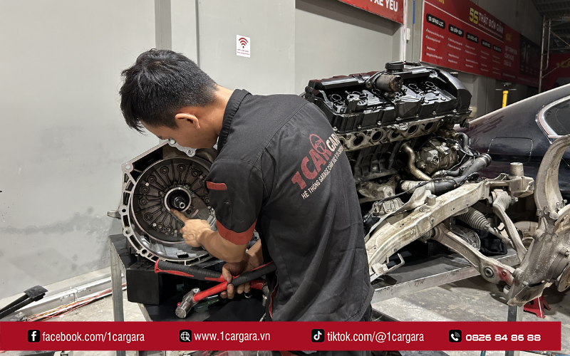Hộp số ô tô truyền và điều chỉnh mô-men phù hợp tốc độ