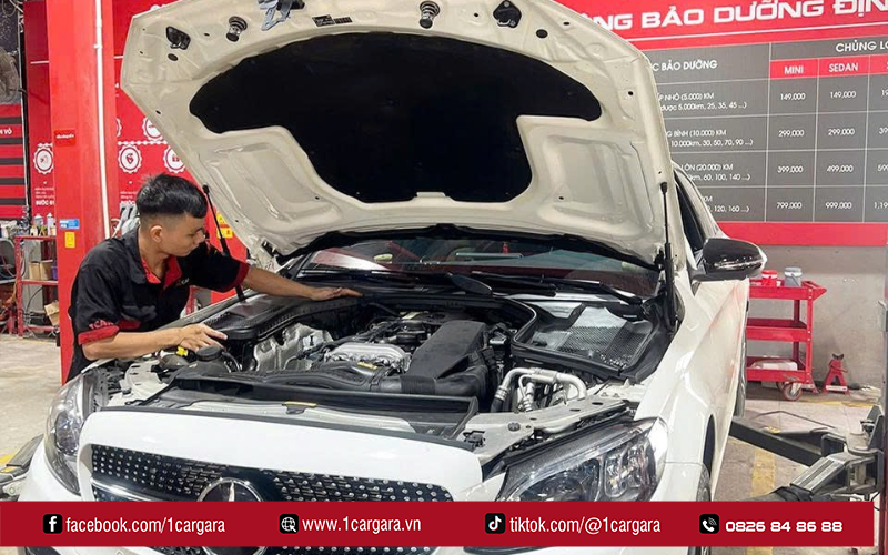 Két nước ô tô sôi do quá nhiệt, kim báo đỏ