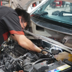 Điều hòa ô tô hôi do nấm mốc, lọc gió bẩn.
