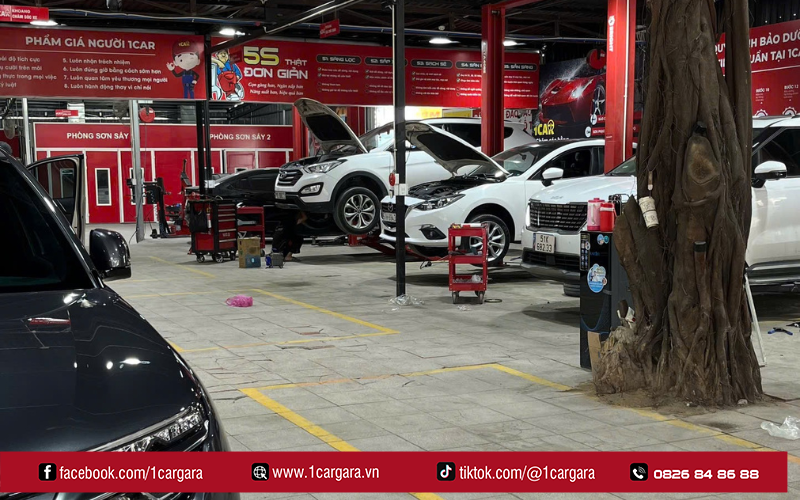 Nên thay dầu khi xe chạy khoảng 5.000–10.000 km
