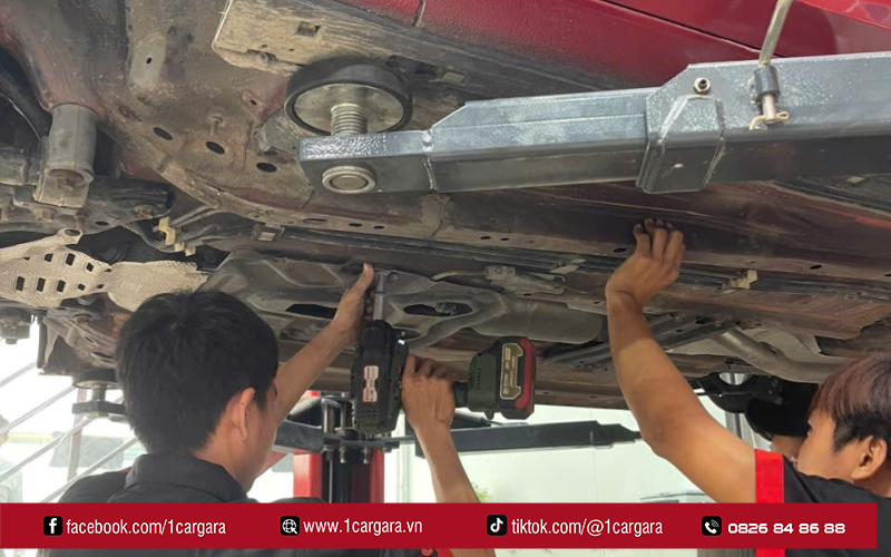 Bảo dưỡng gầm giúp xe êm ái, an toàn, tránh hư hỏng