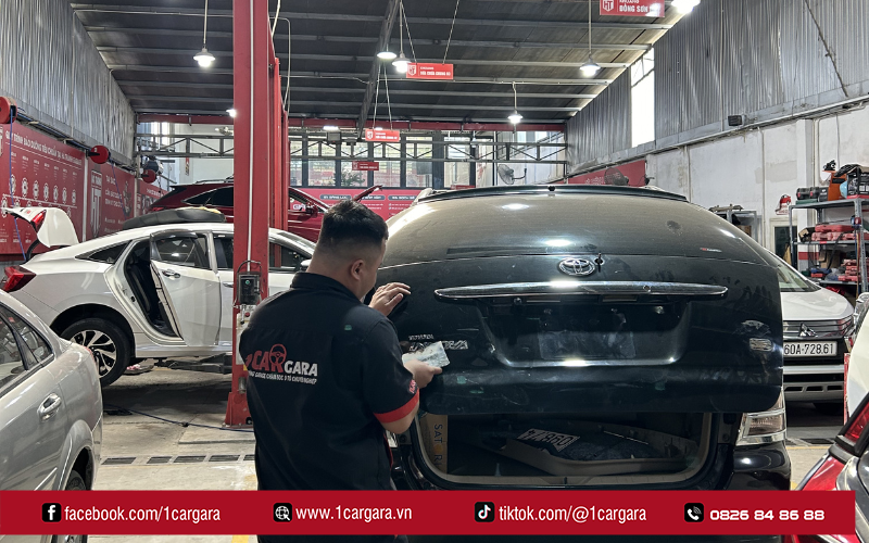 Cảm biến bẩn hoặc thời tiết xấu gây báo ảo
