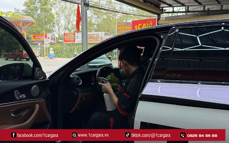 Nước rửa kính Nhật sạch mạnh, chống bám nước hiệu quả