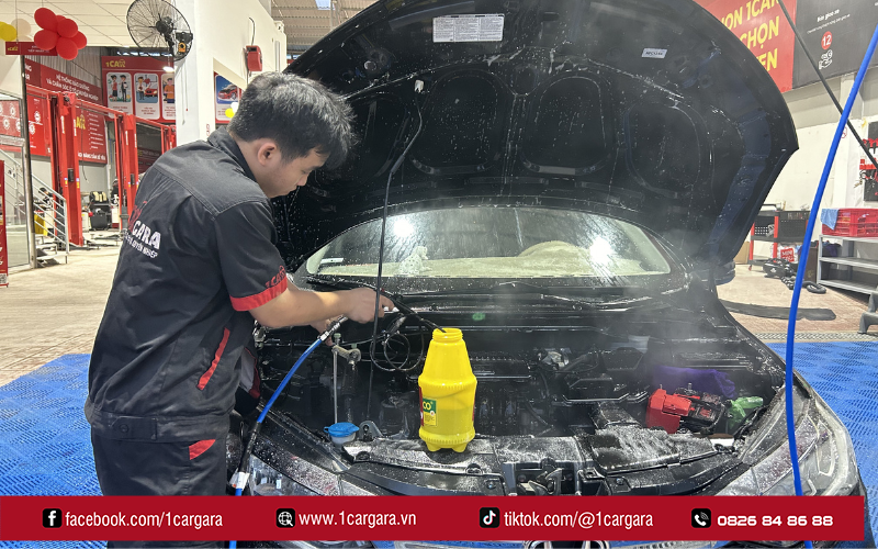 Vệ sinh khoang máy giúp xe bền, chạy ổn định