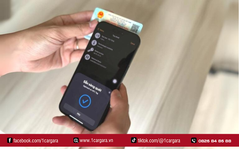 Áp camera iPhone vào chip CCCD, giữ yên vài giây xác thực