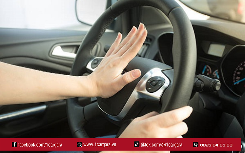 Tháo còi cũ, đấu dây và lắp còi mới đúng