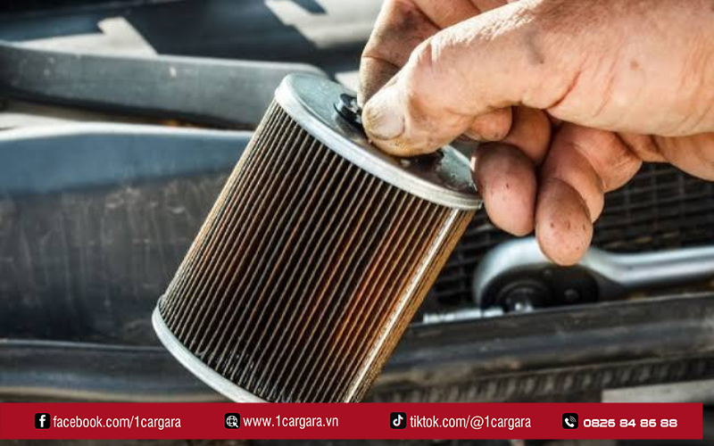 Lọc xăng giữ lại cặn bẩn trước khi nhiên liệu vào động cơ