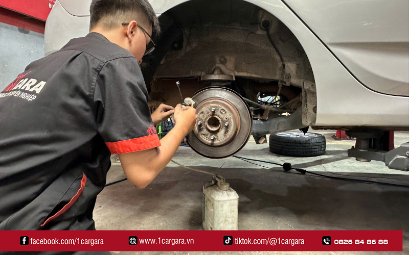 1CAR GARA nổi tiếng nhờ kỹ thuật viên giàu kinh nghiệm, tận tâm.