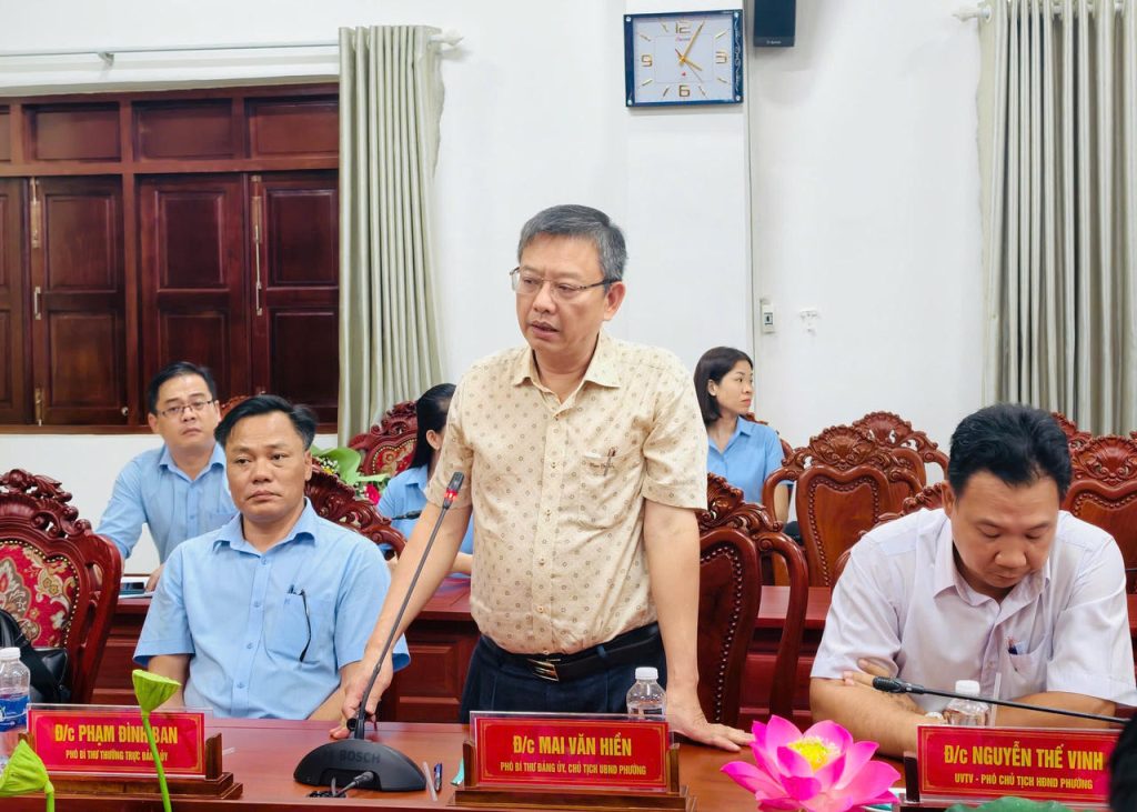 Ông Mai Văn Hiền, Phó Bí thư Đảng ủy, Chủ tịch UBND phường Dầu Giây phát biểu tại buổi gặp gỡ.Lợi thế từ vị trí cửa ngõ và quỹ đất lớn