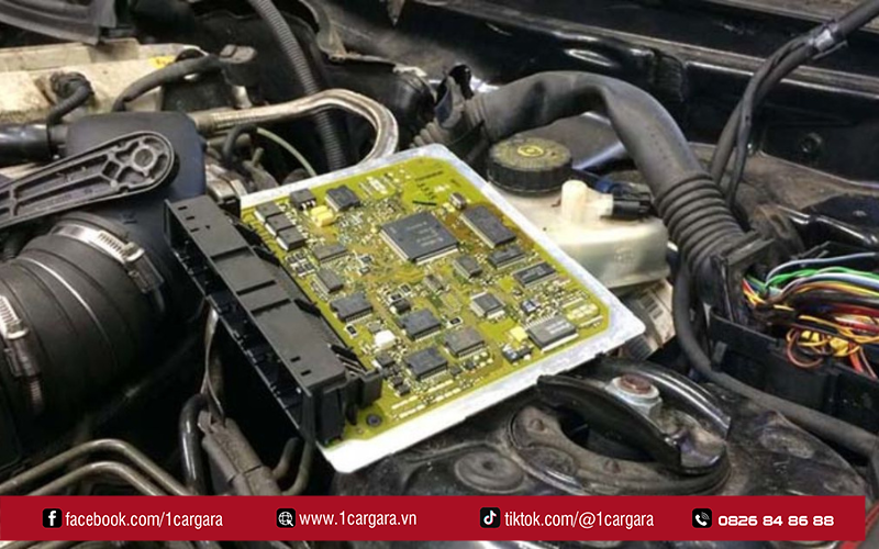 Hộp ECU điều khiển nhiều hệ thống quan trọng trên xe ô tô