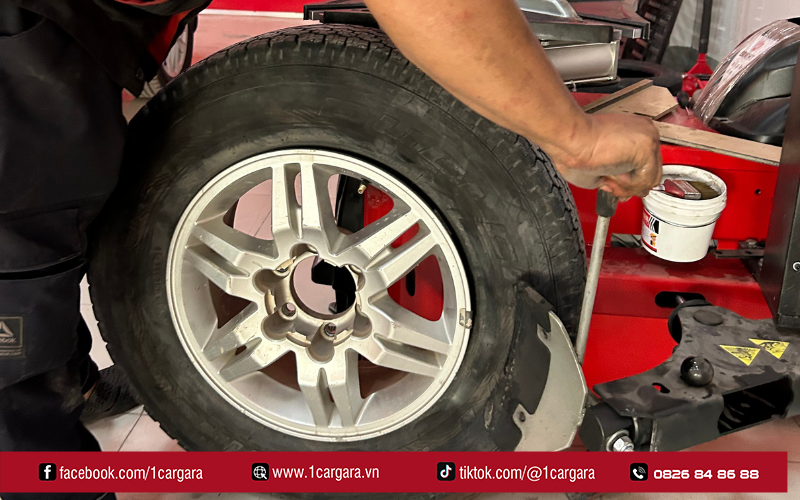 Giá lốp Bridgestone dao động tùy kích thước, xuất xứ và dòng gai