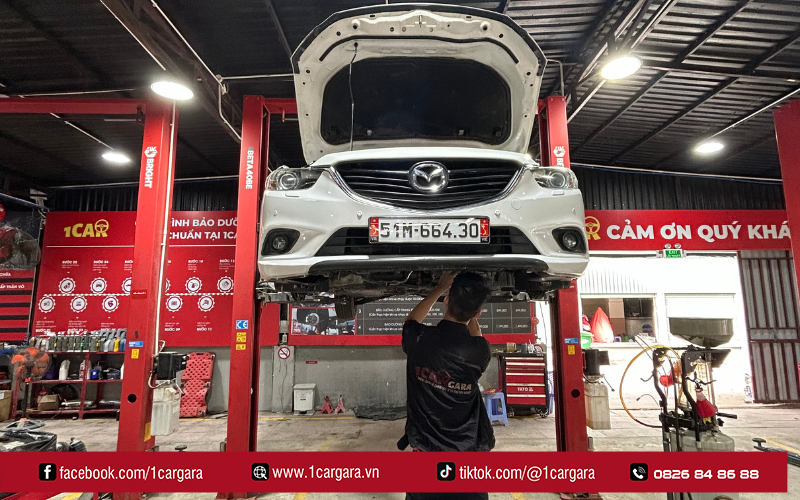 Kỹ thuật viên giàu kinh nghiệm, đảm bảo xe vận hành an toàn