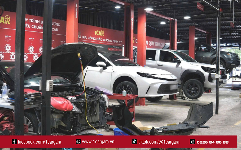 Nhiều gara còn hỗ trợ thay lốp, vệ sinh và cứu hộ