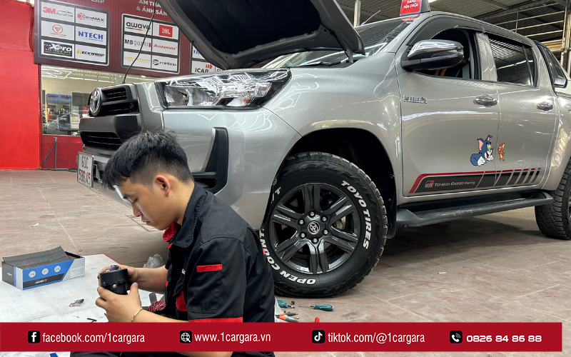 Nên chọn gara uy tín để nâng cấp đèn LED ô tô siêu sáng