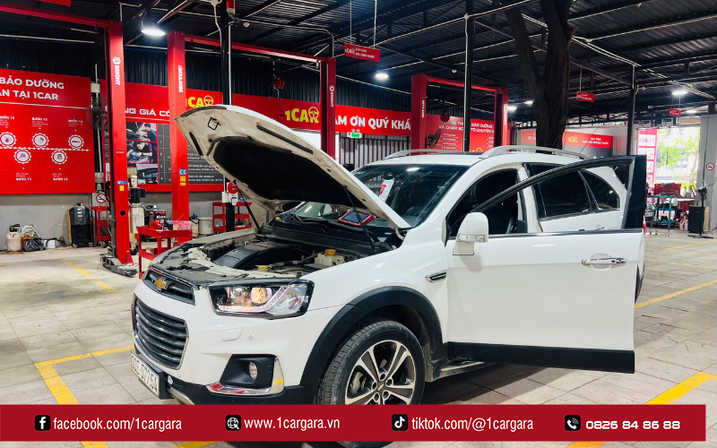 1CAR GARA hỗ trợ kích bình 24/7, giúp xe khởi động an toàn