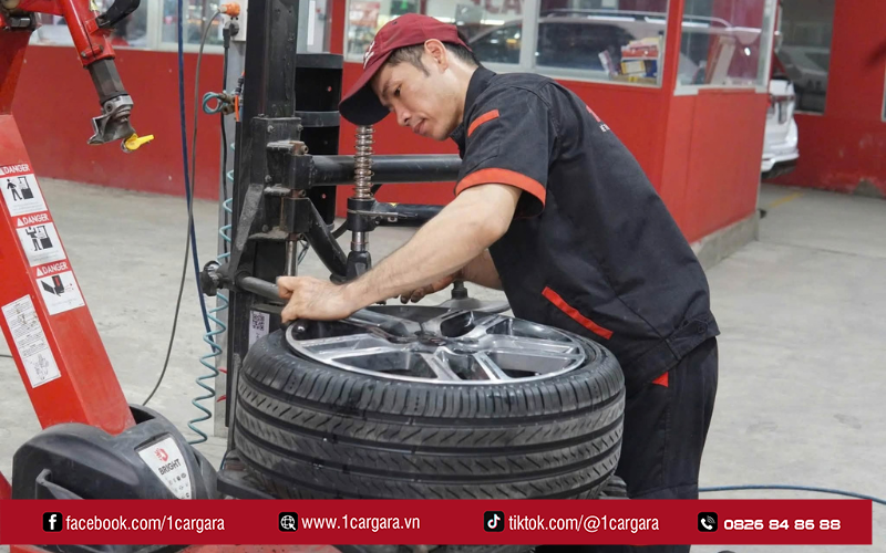 Ưu tiên lốp chính hãng, bám đường tốt và độ bền cao